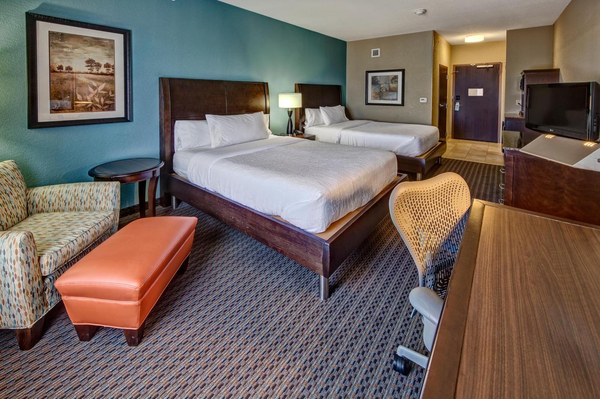 Queen Room with Two Queen Beds and Accessible Tub - Mobility Access,1551271048:JPEG